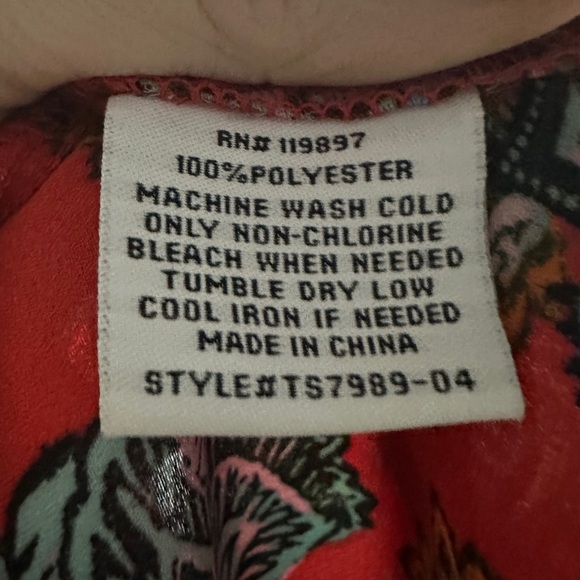 Collective Concepts Krissa Keyhole Halter Sleeveless Blouse Size Medium - Picture 7 of 7